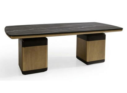 Moderner Esstisch aus hochwertigem Holz für stilvolle Essbereiche