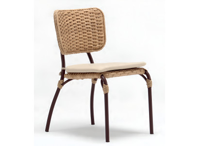 Rattan-Esszimmerstuhl mit Sitzkissen und braunem Metallgestell Lux