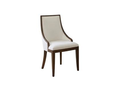 Stilvoller Stuhl mit bequemem Sitz und modernem Design