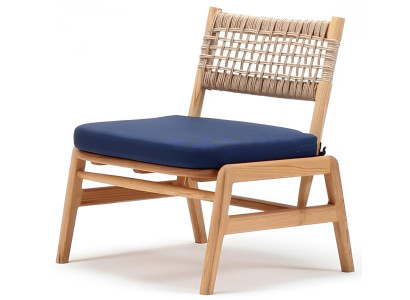 Boho Rattan Lounge Stuhl Holz mit blauem Kissen Garten Terrasse