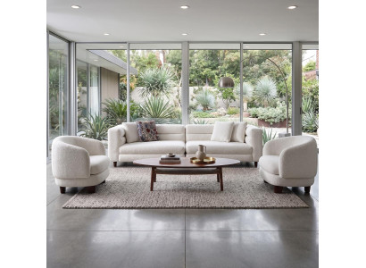 Weiße Sofas und Lounge Sessel für lichtdurchflutetes Wohnzimmer