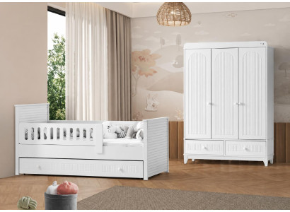 Kinderzimmer Set Weiß mit Kinderbett und 3-türigem Kleiderschrank