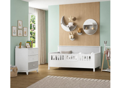 Modernes Kinderzimmer Set mit stilvollem Kinderbett und weißer Kommode