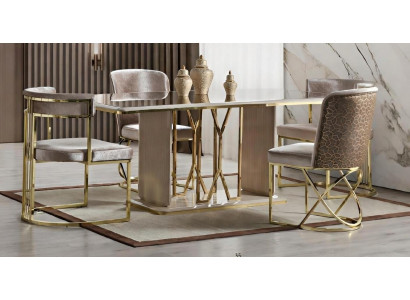 Eleganter Esstisch mit Samtstühlen und goldenen Metallakzenten