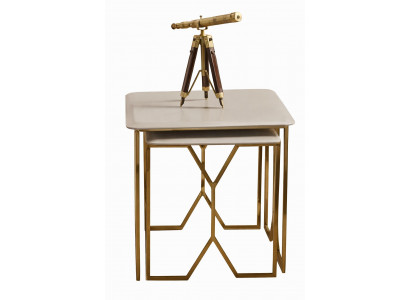 Eleganter Beistelltisch in Beige mit goldfarbenem Metallgestell