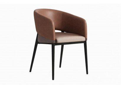 Moderner Bürostuhl mit Lederakzenten und eleganten Metallbeinen