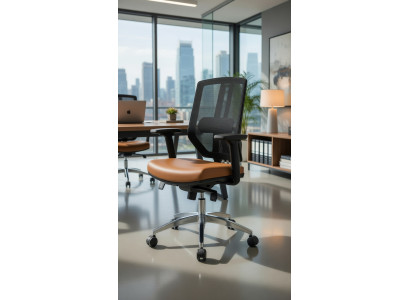 Ergonomischer Bürostuhl mit verstellbaren Armlehnen und Drehfunktion