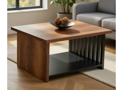 Couchtisch aus Holz und Metall mit offenem Regal