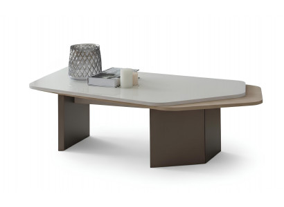Couchtisch Moderner Stil Hellbraune Farbe Holzoberfläche Holzbeine Neu